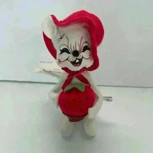 Annalee 6" 2009 Valentine Day doll You're Berry Sweet Boy Mouse 102409